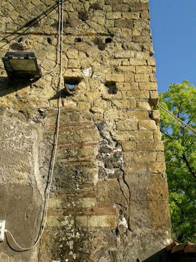 V.5, Herculaneum. May 2005. Exterior front facade at south-west end. Photo courtesy of Nicolas Monteix.